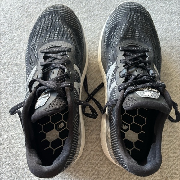 New Balance Fresh Foam More Black - Picture 2 of 5